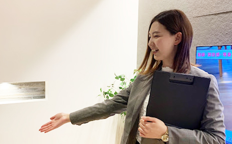 設計デザイナー 猪田 彩夏