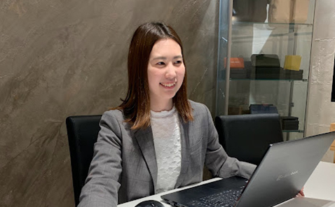 設計デザイナー 猪田 彩夏