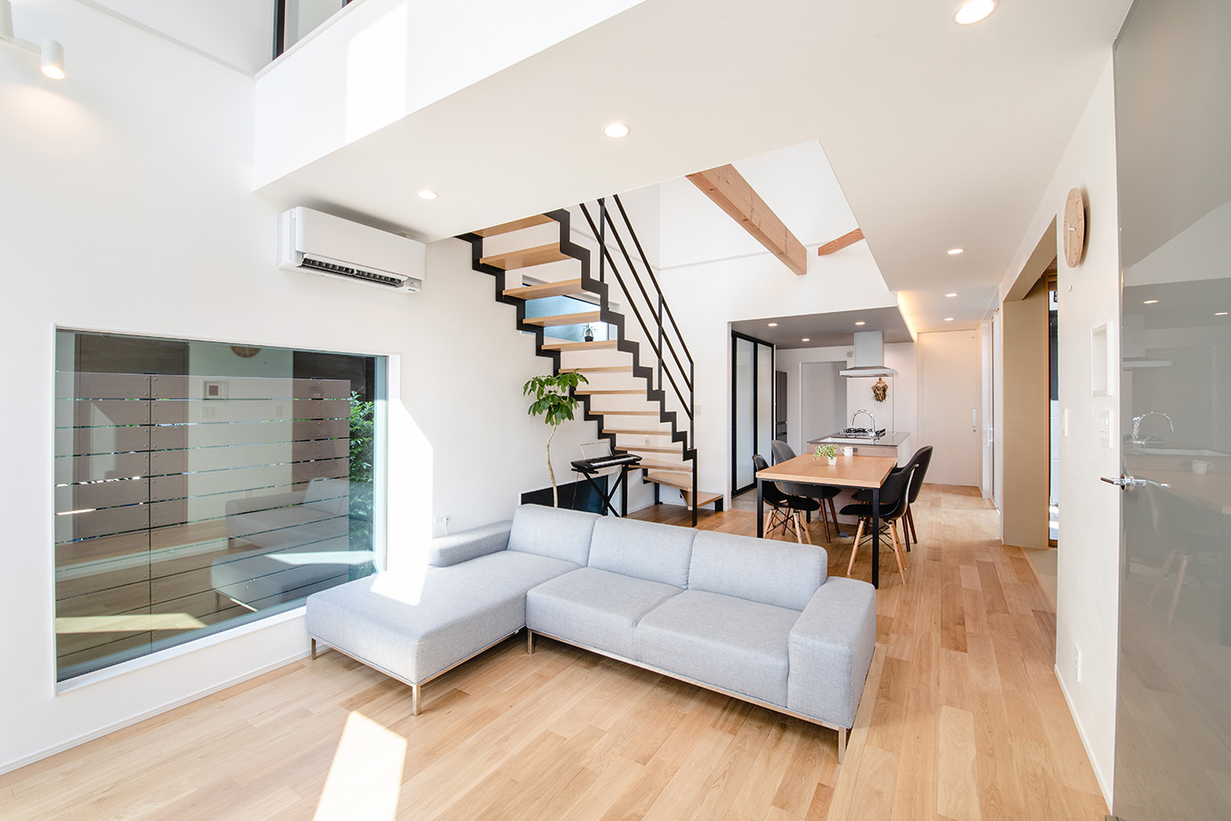 コンシェルジュが家族への想いを描いた、温もりと優しさが同居する家