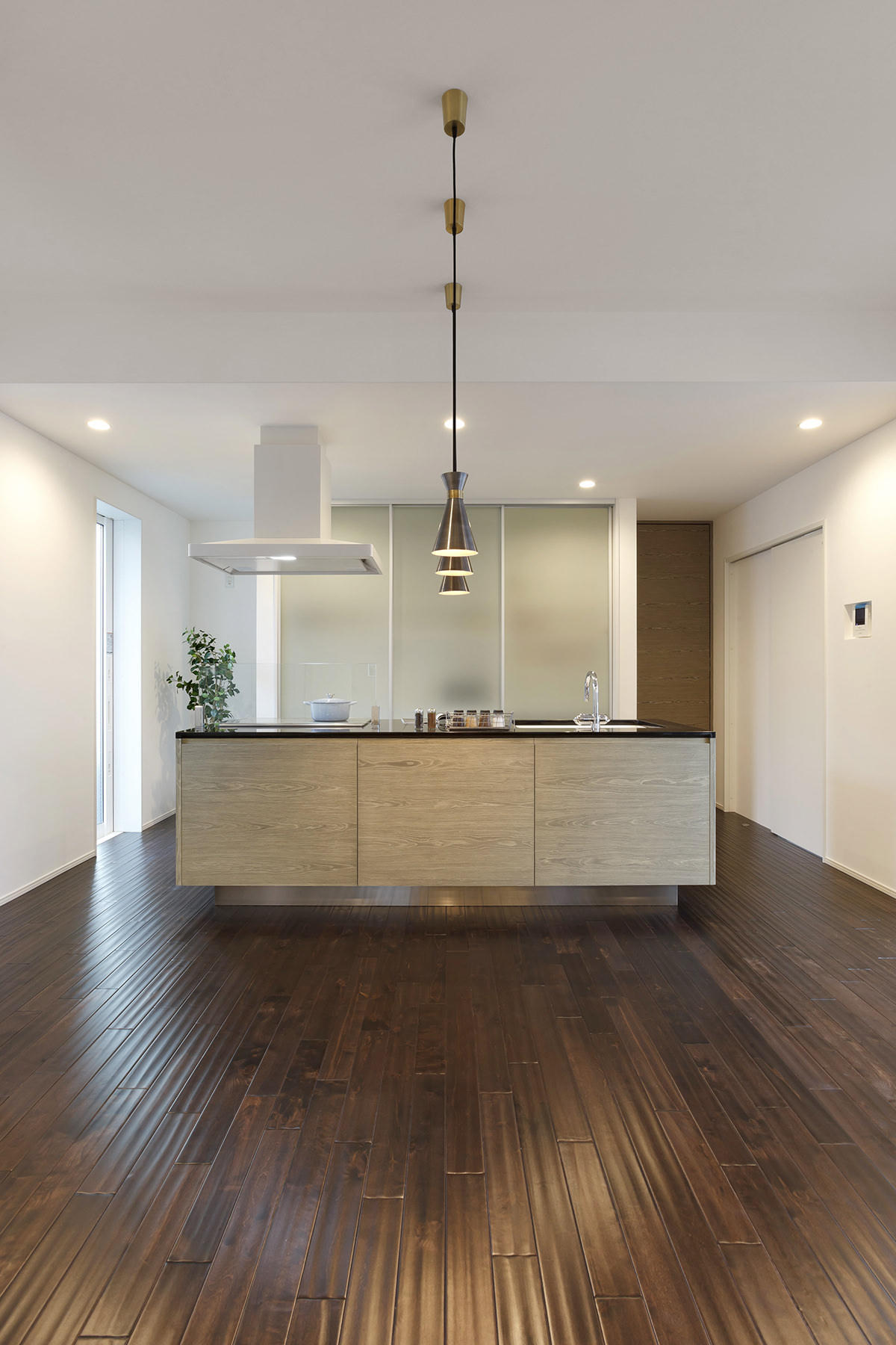 家族だんらんと心地いい家事動線を実現した、ナチュラルスタイリッシュモダン