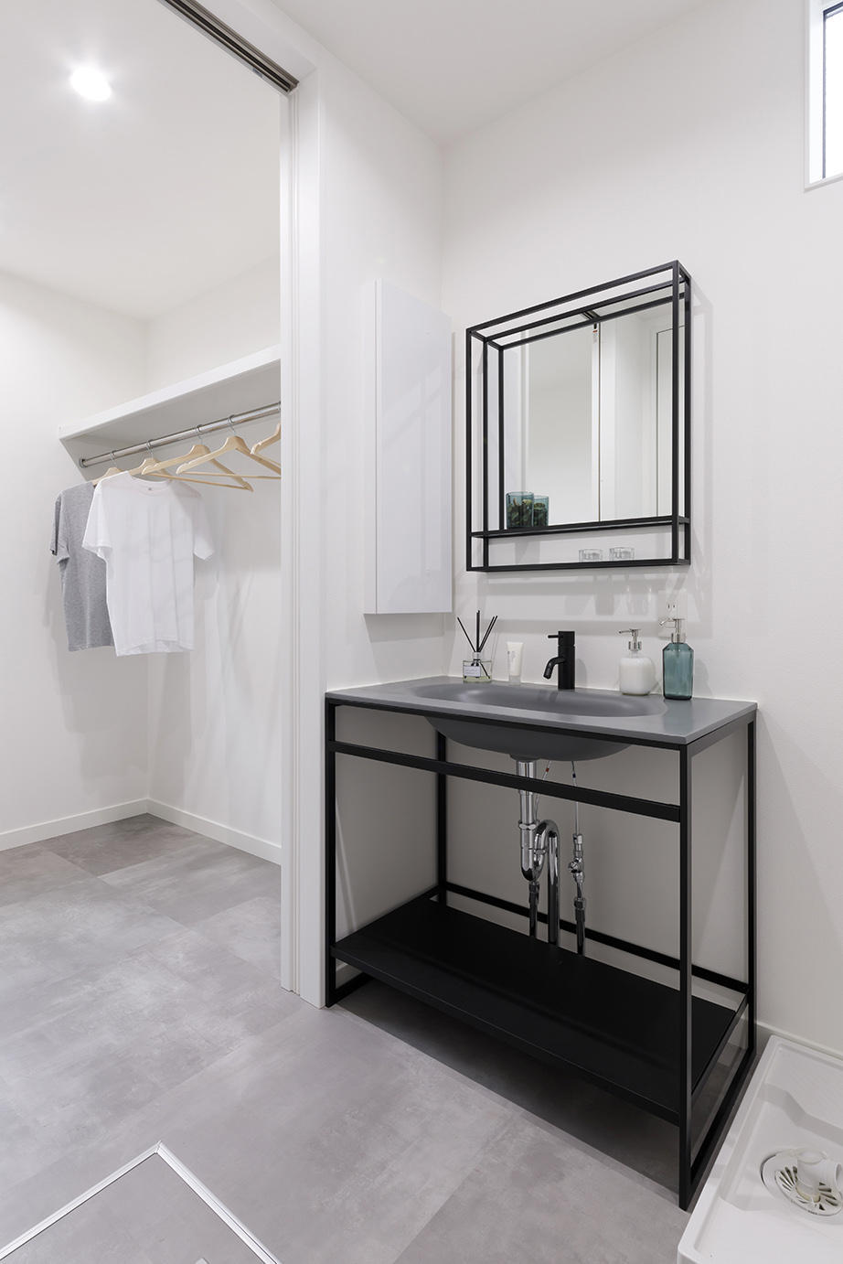 プライベートな開放感と心地よさに包まれた、家族4人の等身大の平屋