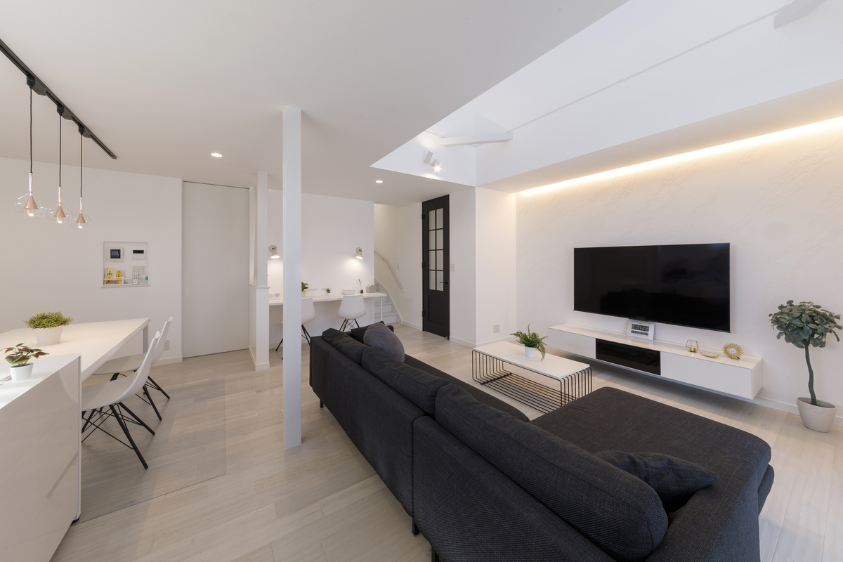 ホワイトコーディネートで叶えた “とにかく明るい”家