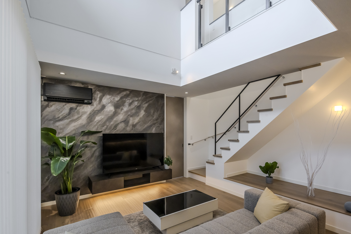 街並みの視線を惹きつけるアーバンモダンな邸宅