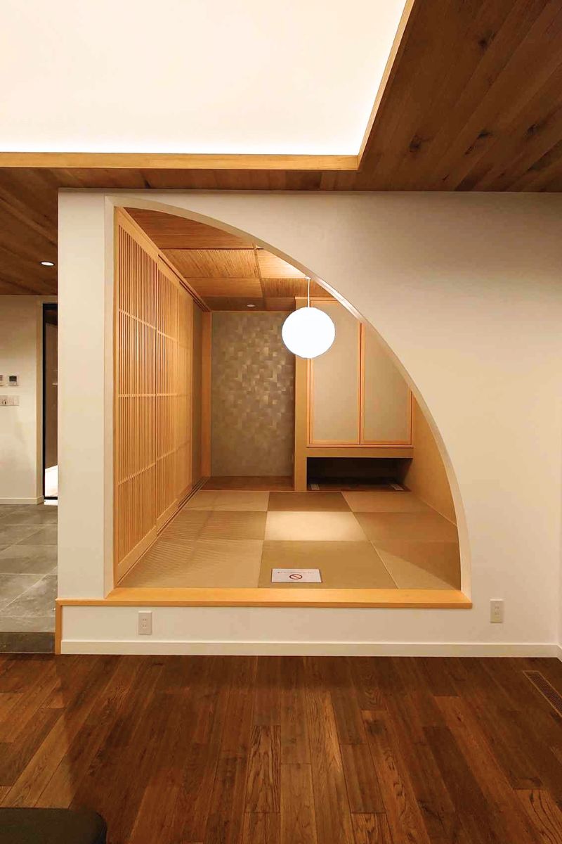 開放感を内に秘めた、高級ヴィラのような平屋